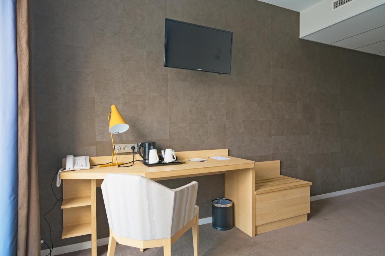 Les Suites - Konine 4 - Hotel & Bar & Restaurant Montceau-les-Mines Ngoại thất bức ảnh
