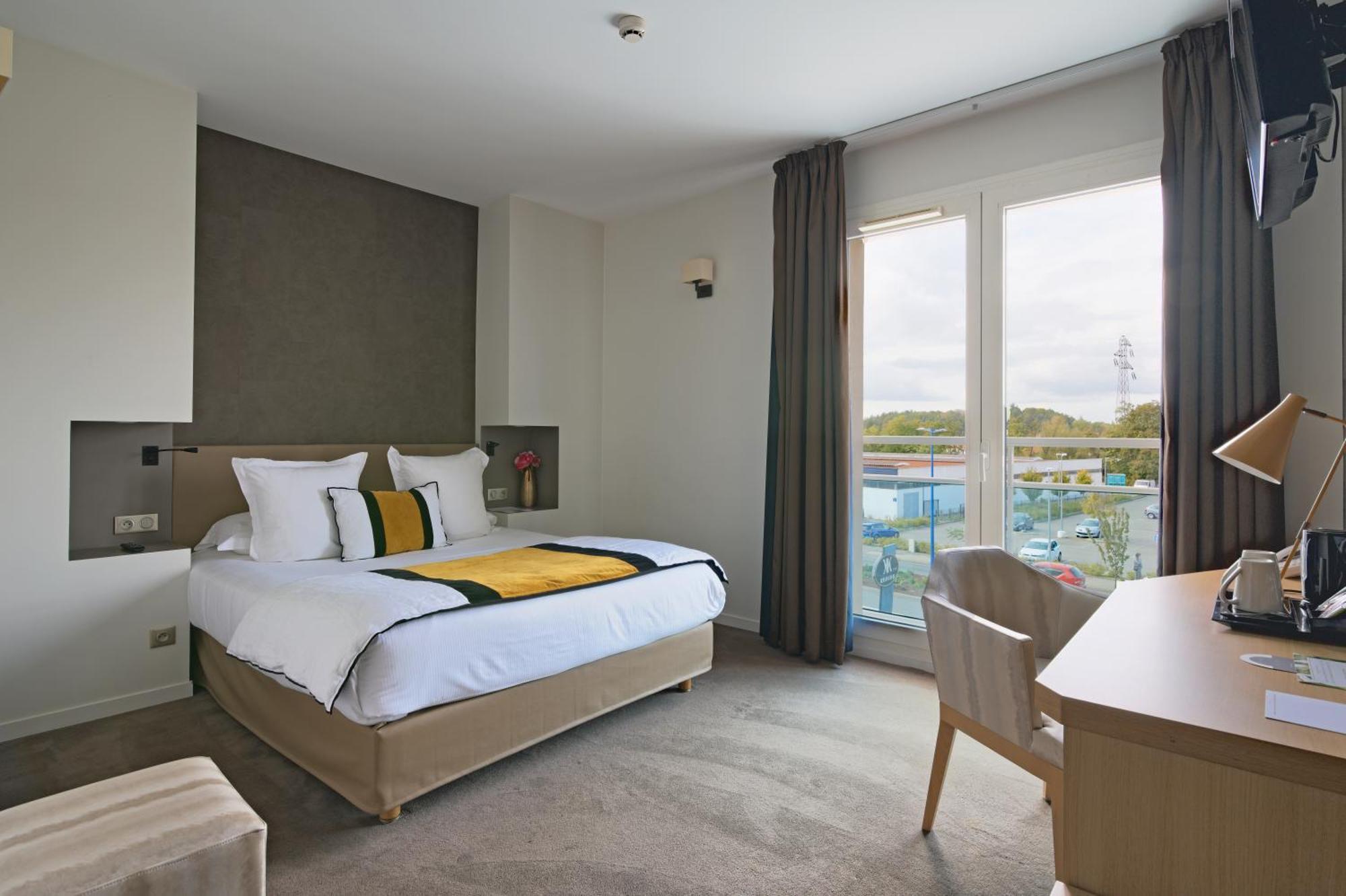 Les Suites - Konine 4 - Hotel & Bar & Restaurant Montceau-les-Mines Ngoại thất bức ảnh