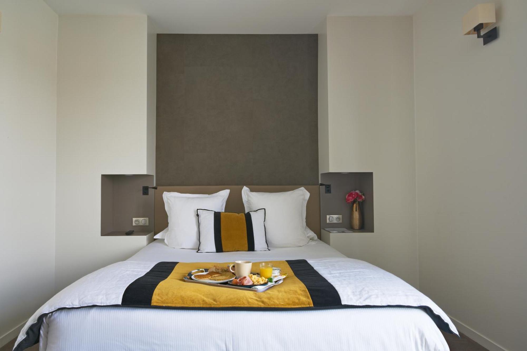 Les Suites - Konine 4 - Hotel & Bar & Restaurant Montceau-les-Mines Ngoại thất bức ảnh